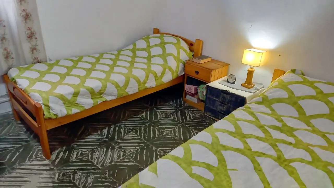Habitación doble para adultos mayores en Hogar Jequina, Morón